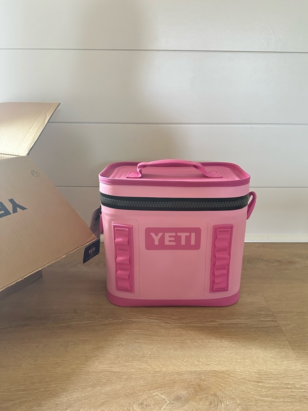 Yeti Hopper Flip 8 Pink NWT